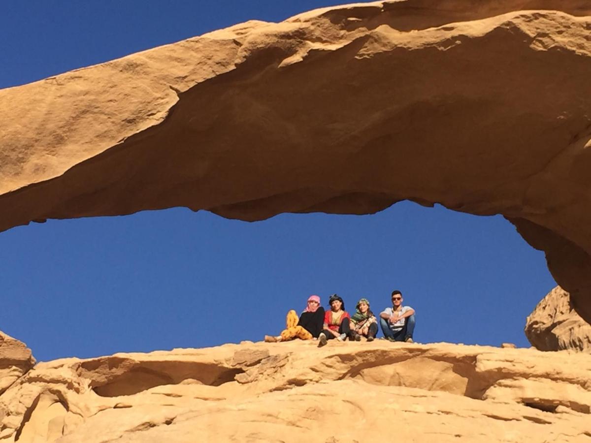 Wadi Rum-Bedouin Tents And Jeep Tours Экстерьер фото