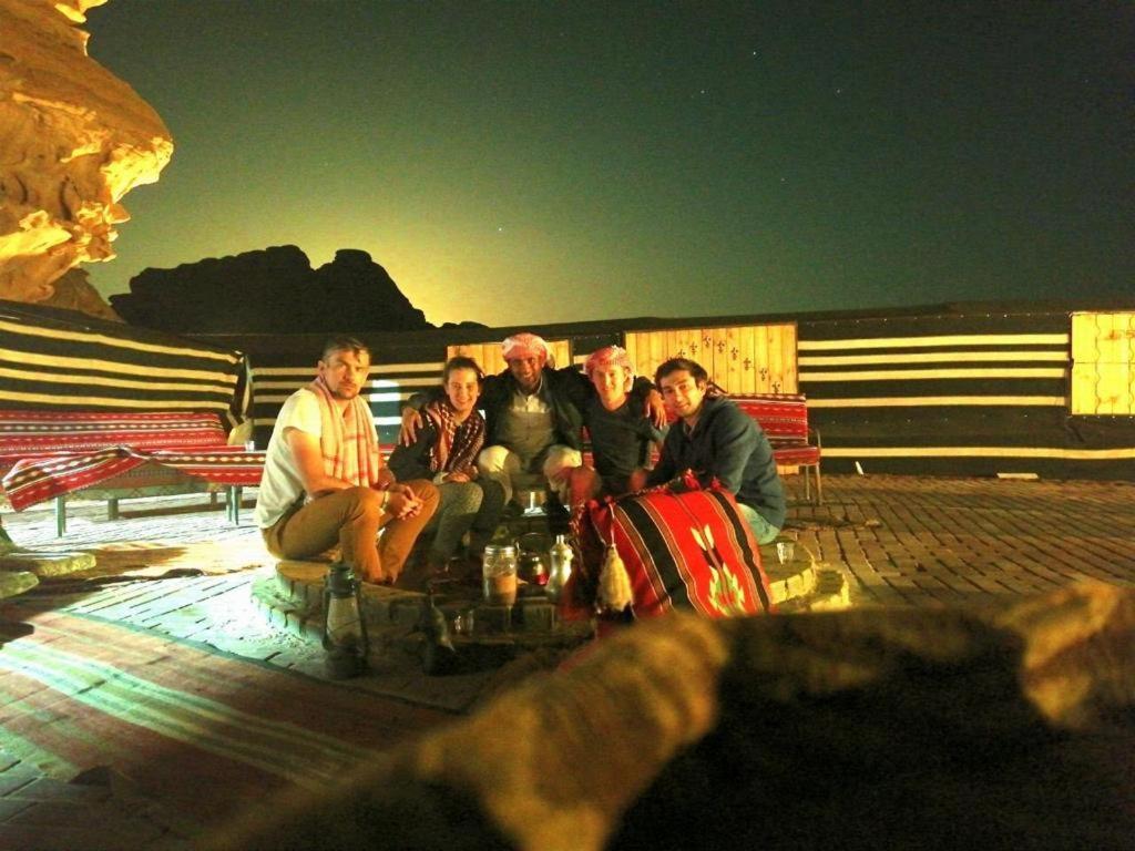 Wadi Rum-Bedouin Tents And Jeep Tours Экстерьер фото