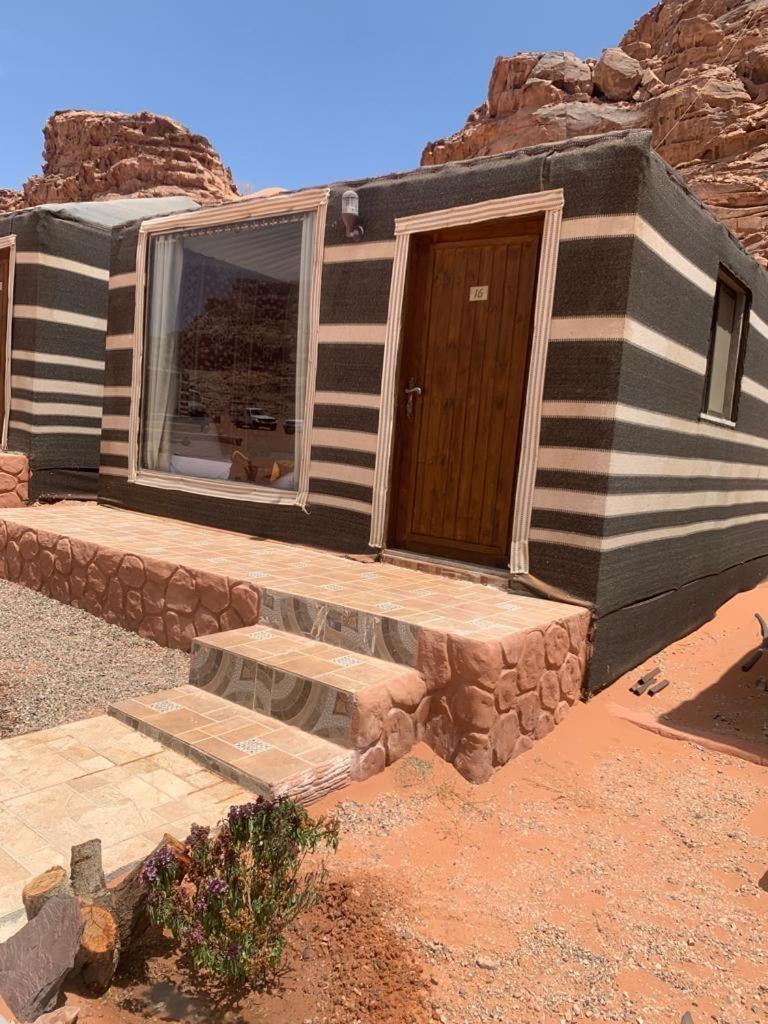 Wadi Rum-Bedouin Tents And Jeep Tours Экстерьер фото