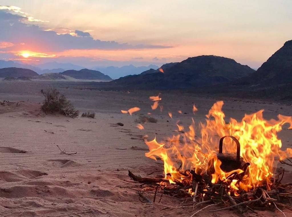 Wadi Rum-Bedouin Tents And Jeep Tours Экстерьер фото